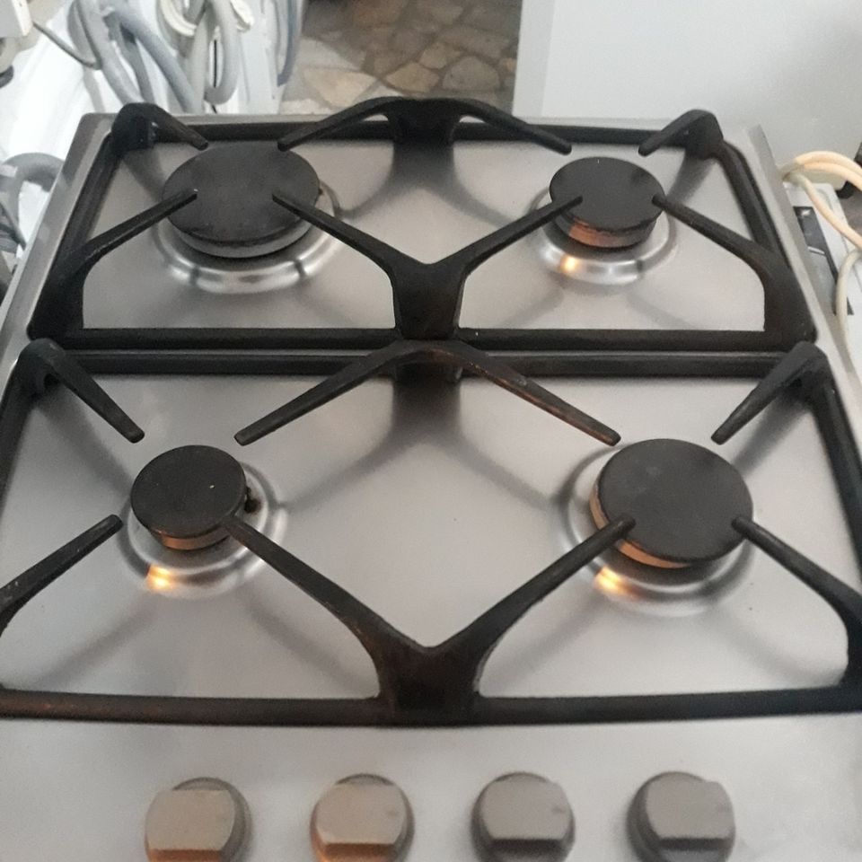 VESTEL SET ÜSTÜ DOĞAL GAZLI DÖRTLÜ OCAK